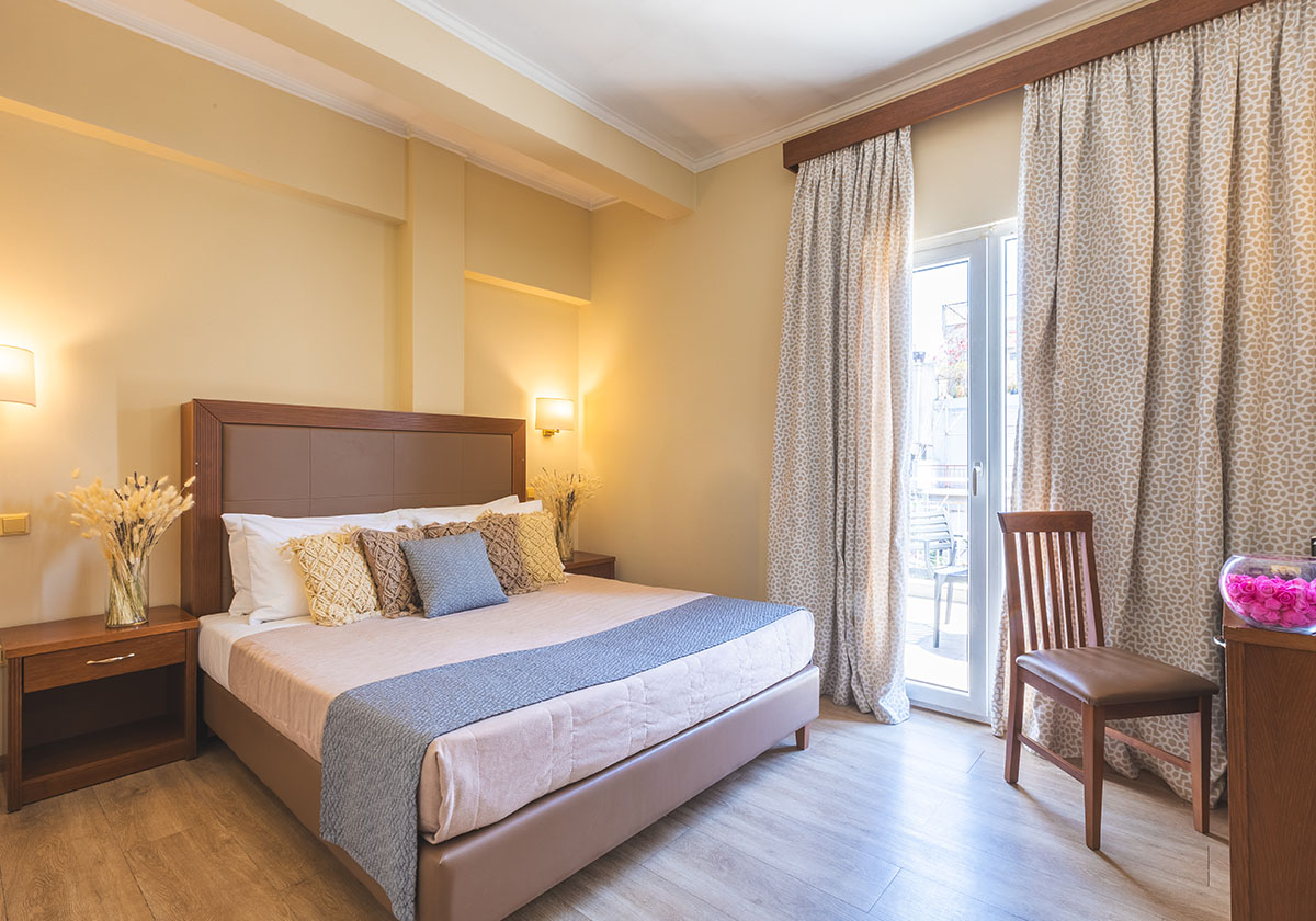 hotel for accommodation in the center of Athens