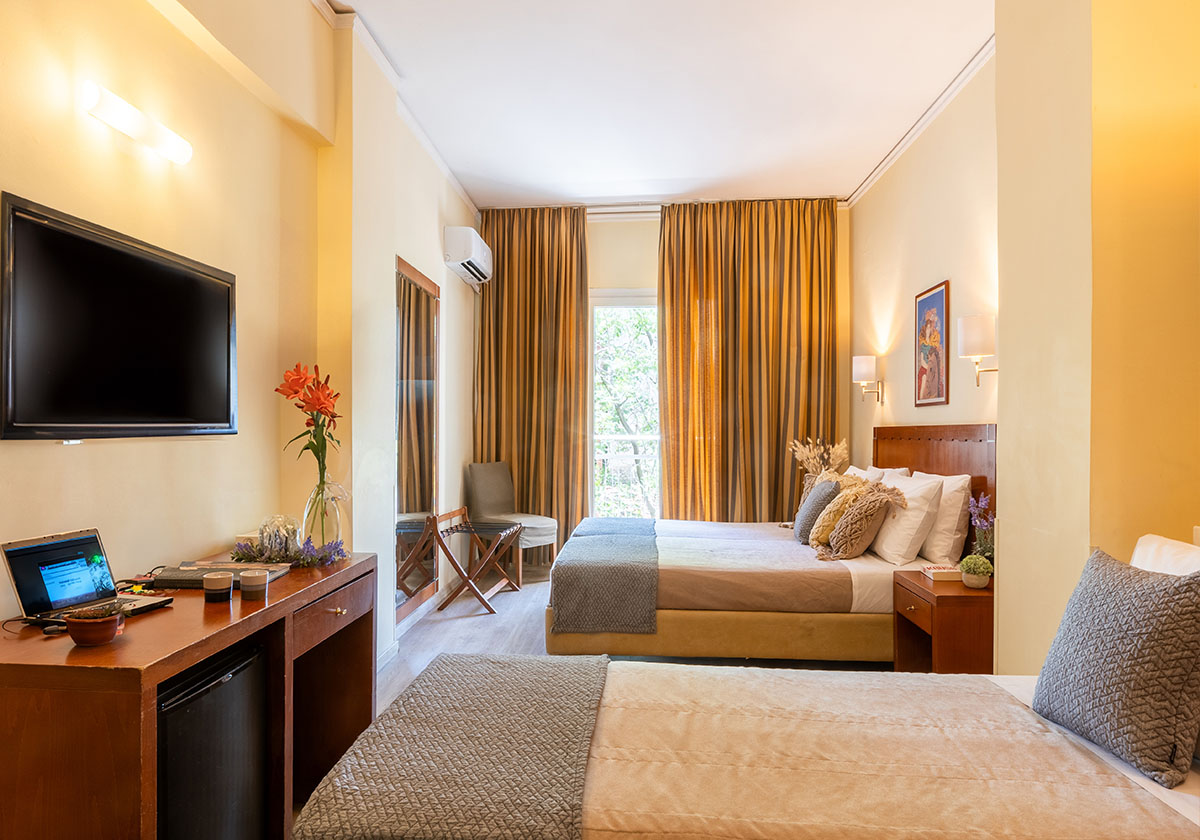 hotel for accommodation in the center of Athens