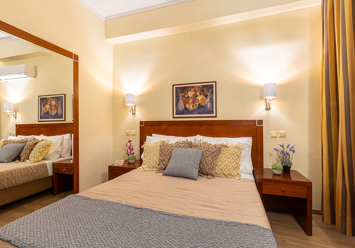 hotel accommodation in Omonia, center of Athens