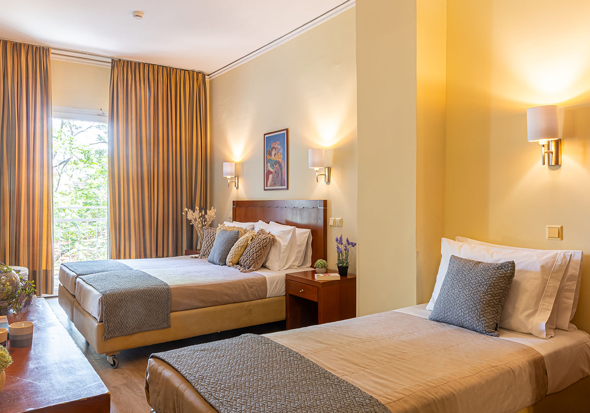 hotel accommodation in Omonia, center of Athens