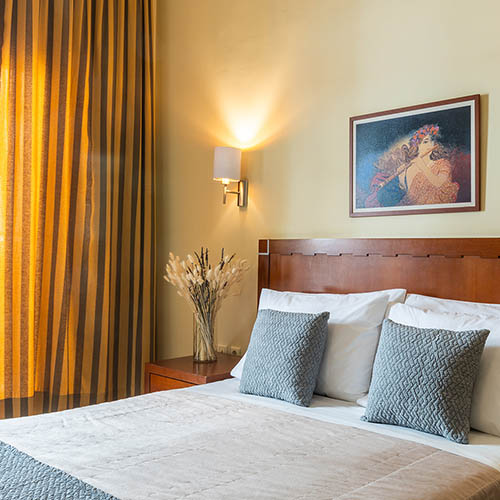  Hotel in the center of Athens