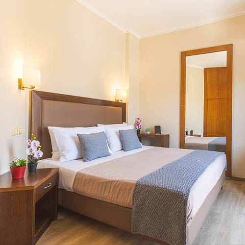 Marina Hotel in the center of Athens